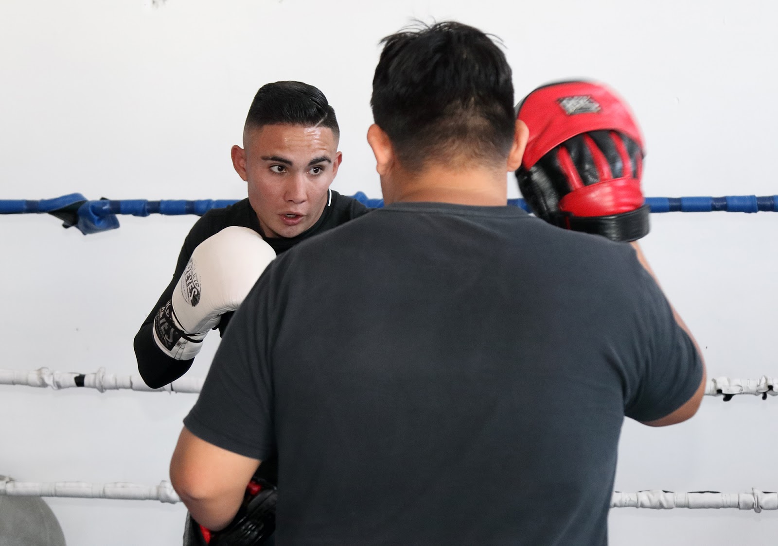 JUAN «ELEGANTE» MARTÍNEZ POLICÍA BOXEADOR