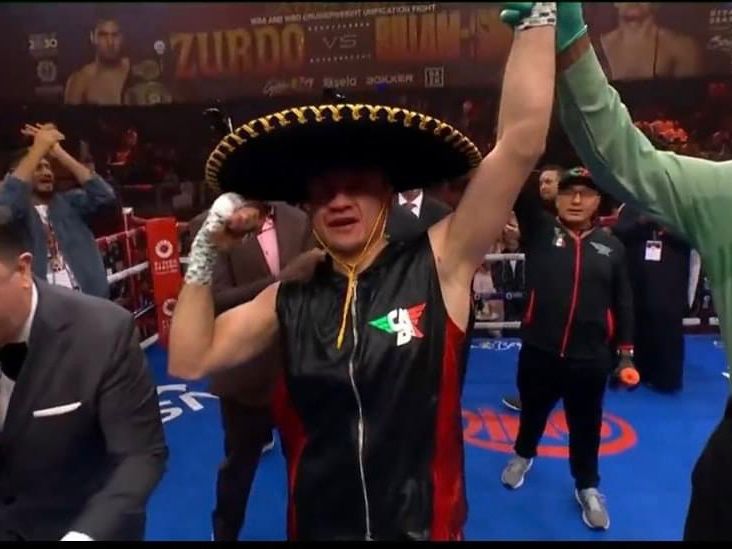 WILLIAM “CAMARÓN” ZEPEDA SE REPUSO DE UNA CAÍDA Y VENCE POR PUNTOS A TEVIN FARMER